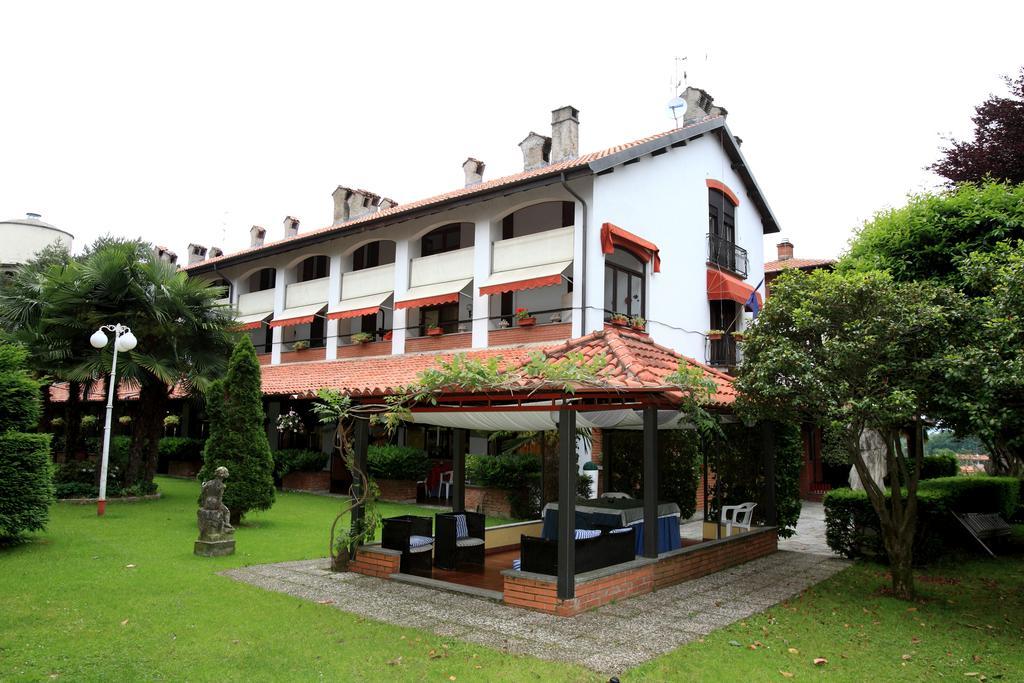 Il Castello B&B Varallo Pombia Eksteriør billede
